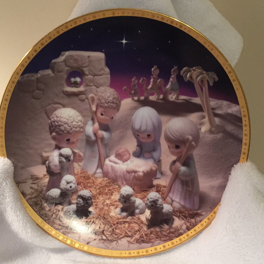 Precious moments vintage Xmas plate